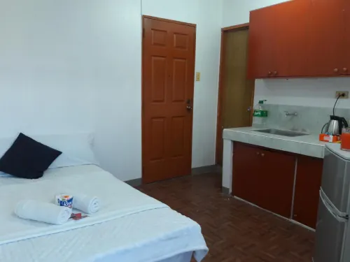 Ekonumi Rooms at Moonwalk Paranaque Hotel a Parañaque