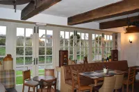 Three Horseshoes Country Inn Hotel di Llancarfan