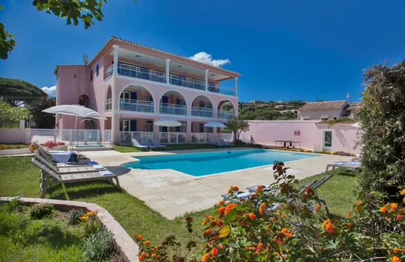 羅馬納別墅及SPA公寓