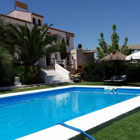 Apartamentos Turísticos - Hostal Los Alisos