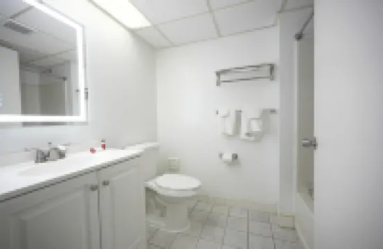 Greenwoods Inn & Suites