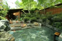 Cest la VIE Hotels in Minano