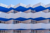 Apartamentos Bora Bora - Adults Only Hotel dekat Bandara Ibiza
