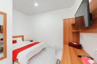 RedDoorz Plus Syariah Near Mall Boemi Kedaton Lampung Hotels in Kedaton