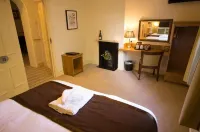 Wakefield Limes Lodge Hotels in Oulton