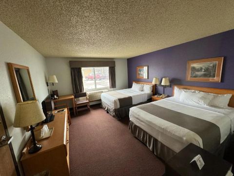 Fossil Creek Hotel and Suites