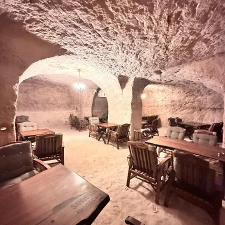 ŞAHMERAN Otel & Cafe