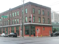 The Painted Lady Hotels near Trim Tab Brewing