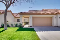 7 Mi to Mill Ave BBQ-Ready Mesa Townhouse - spa