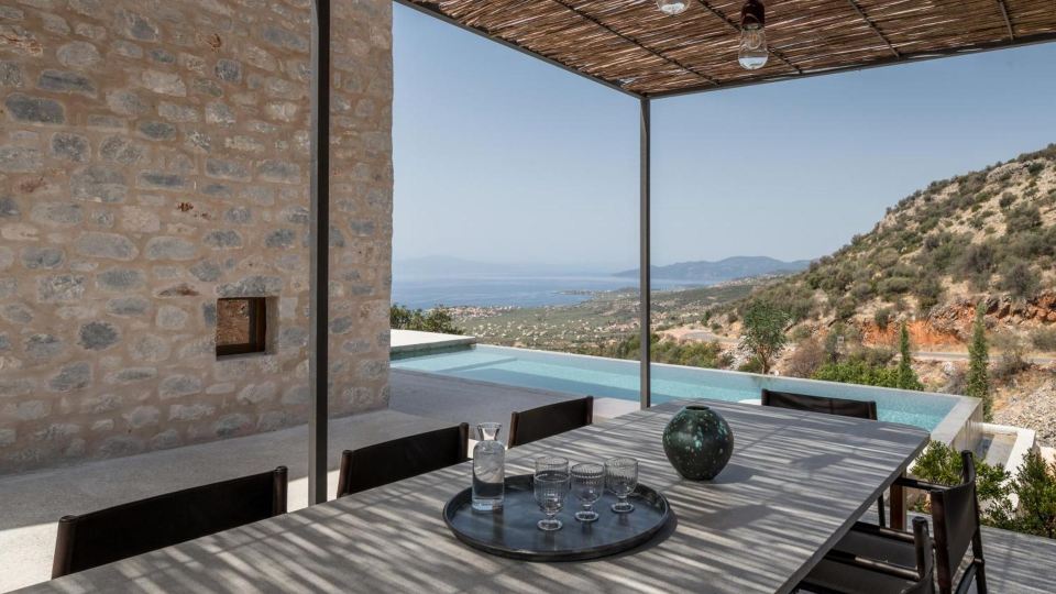 Monolithoi Villas