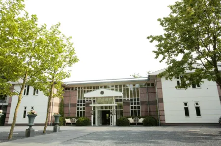 Restaurant Hotel Merlet Отели в г. Warmenhuizen