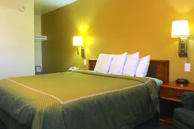 Echo Lodge Hotels near Raley Field