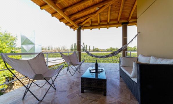 Chaglasian Wine & Suites - Housity