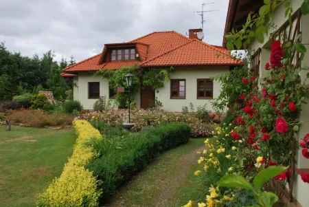 Pensjonacik Ogrody Отели рядом с достопримечательностью «Museum of Coins and Medals of Pope John Paul II in Czestochowa»