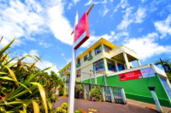 Ducks & Drakes Boutique Motel & Backpackers Hotel di 