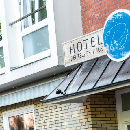 Hotel DH -Deutsches Haus- Отели в г. Эмден