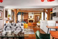 La BELLÊME Bleue Hotels in Nogent-le-Rotrou