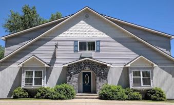 The Inn of Lake George