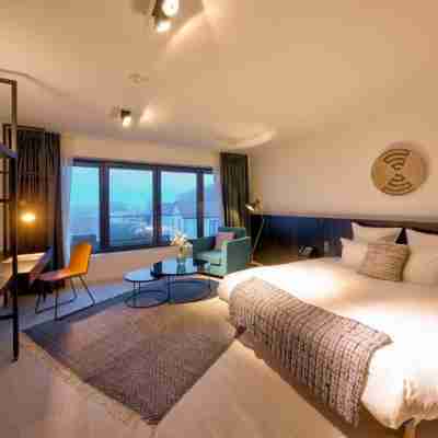 Off Rooms