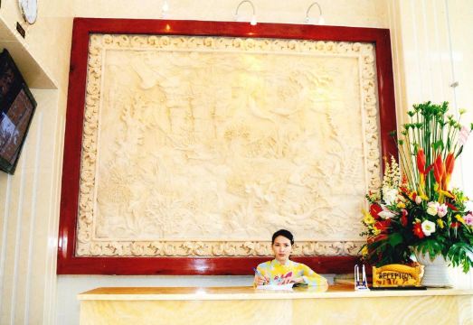 호앙 탄 투이 호텔 2 근처 야시장