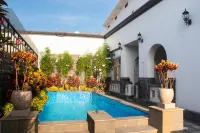 Daroessalam Syariah Heritage Hotel Hotels in Purworejo