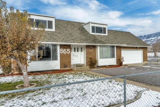 Large Room Near Uvu & BYU Hotels in 