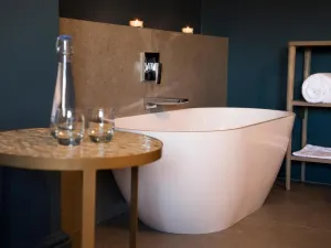 Purchases Restaurant & Accommodation