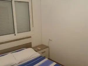 1F, Aire Acondic, 80m2, 2 Dormitorios, 4 huéspedes, Wifi Gratis
