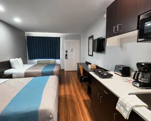 Studio 6 Webster, TX  Houston - NASA Lake Hotels in Webster