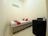 RedDoorz near GOR Lagaligo Palopo Hotel dekat UD CAKALANG PITU