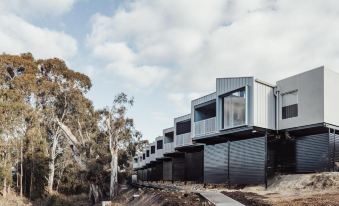 Clare Hillside Apartments