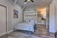 4 Mi to Jax! Quiet, Pet-Friendly Northside Studio