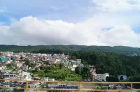 Woodland Hill Stay