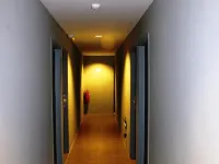T Hotel タワウのホテル