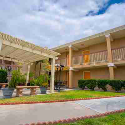 ハワード ジョンソン バイ ウィンダム ブエナ パーク Hotel Exterior