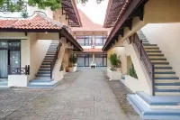 RedDoorz Plus Near Tugu Mercusuar Anyer