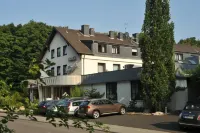 Hotel Spiegel Hotels in Rosrath