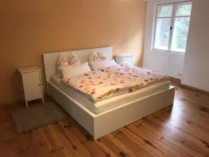 Sanierte möblierte Altbauwohnung am Waldrand für Bis zu 6 Personen