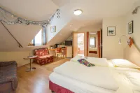 Logis Gourmet & Relax Wellness Hotel de La Sure のホテル