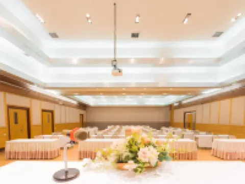 Uniland Golf & Resort โรงแรมในนครปฐม