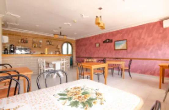 ホスタル マノロ