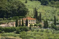 Villa Parri Residenza d'Epoca Hotels near Albero con gli Occhi