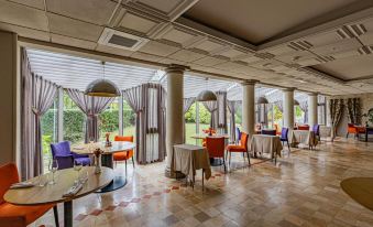 Logis Hostellerie des Clos et Restaurant Bistrot des Grands Crus