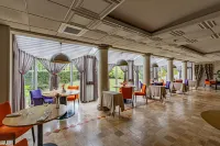 Logis Hostellerie des Clos et Restaurant Bistrot des Grands Crus Hotels in Saint-Cyr-les-Colons
