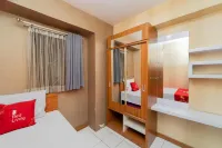 RedLiving Apartemen Gateway Cicadas - DB Room