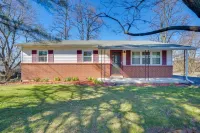 Deck & Grill: Convenient Home in Hummelstown