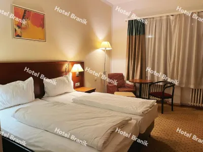 Hotel Braník Hotels in der Nähe von Náměstí Krále Jiřího z Poděbrad | Řevnice