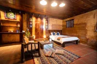 Hmong Village Ha Giang Hotel dekat Cây cô đơn Hà Giang