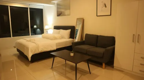 Apartemen Grand Kamala Lagoon by Cheapinn فنادق في South Bekasi