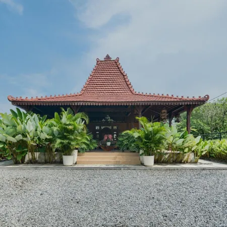 Sampai Villa Queensland Hotels in Pakem